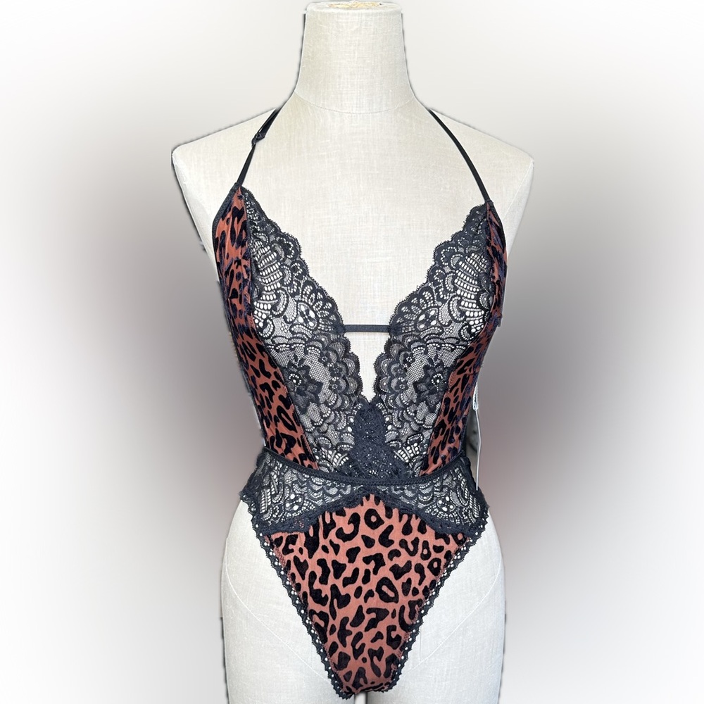 In Bloom NWT Leopard Lace Deep-V Teddy Bodysuit